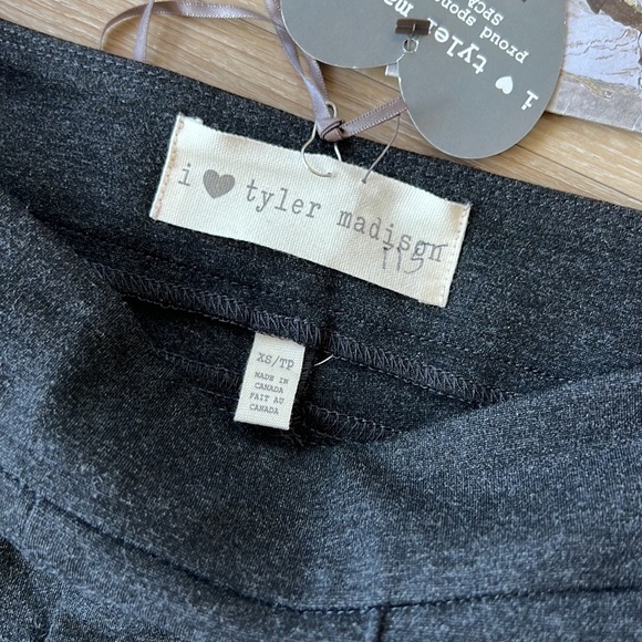 Tyler Madison made in Canada 🇨🇦 size XS gray leggings - Picture 3 of 16